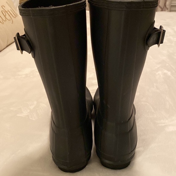 Great condition Hunter mate black rain boots… hardly worn - Picture 2 of 5